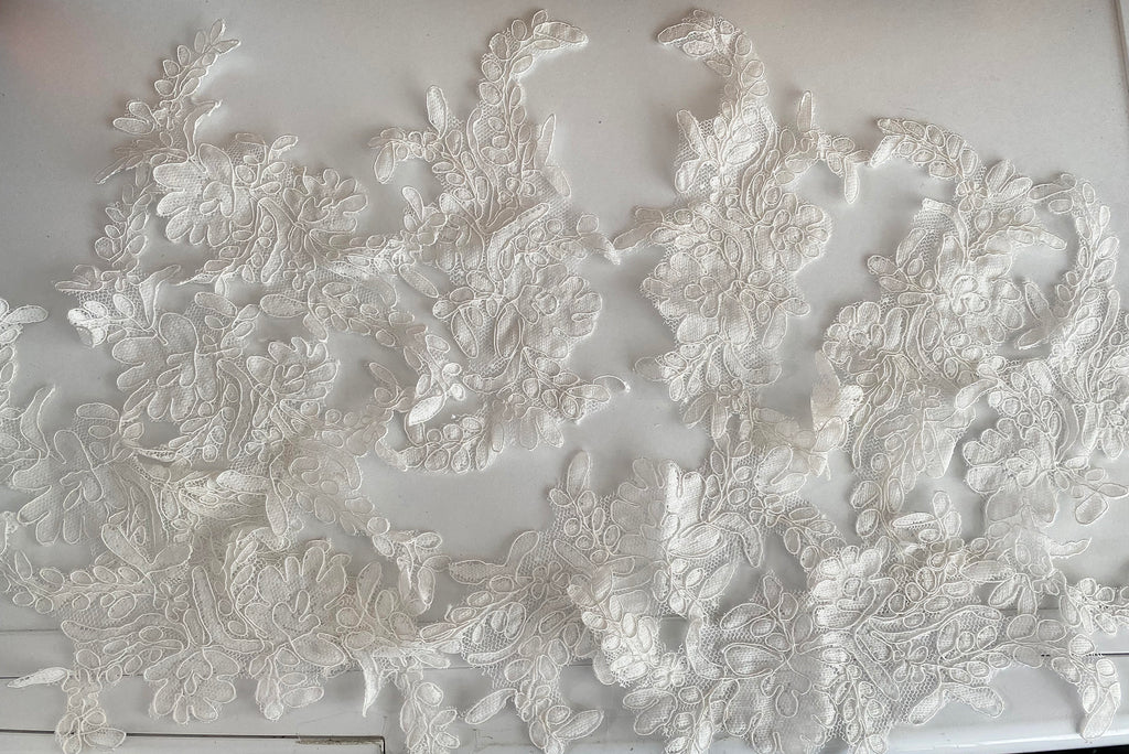 Craftuneed Bundle 10pcs ivory lace applique sew on embroidered floral tulle lace motif patch