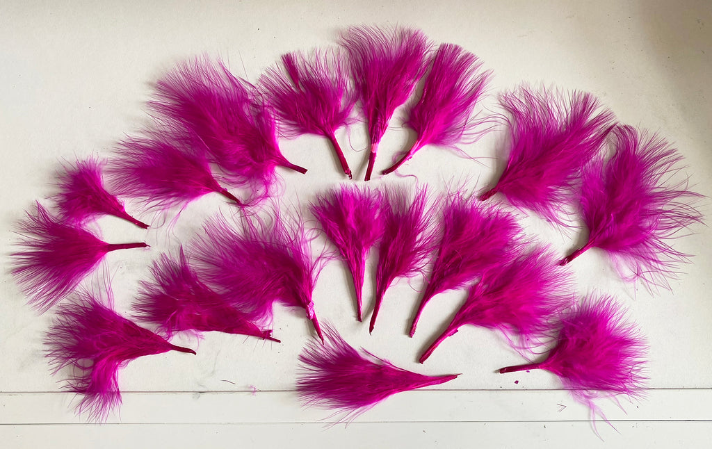 Craftuneed Bundle 17pcs Sharp Pink Fluffy Craft Feathers Ideal for Millinery, Costume, Doll Making, DIY Projects