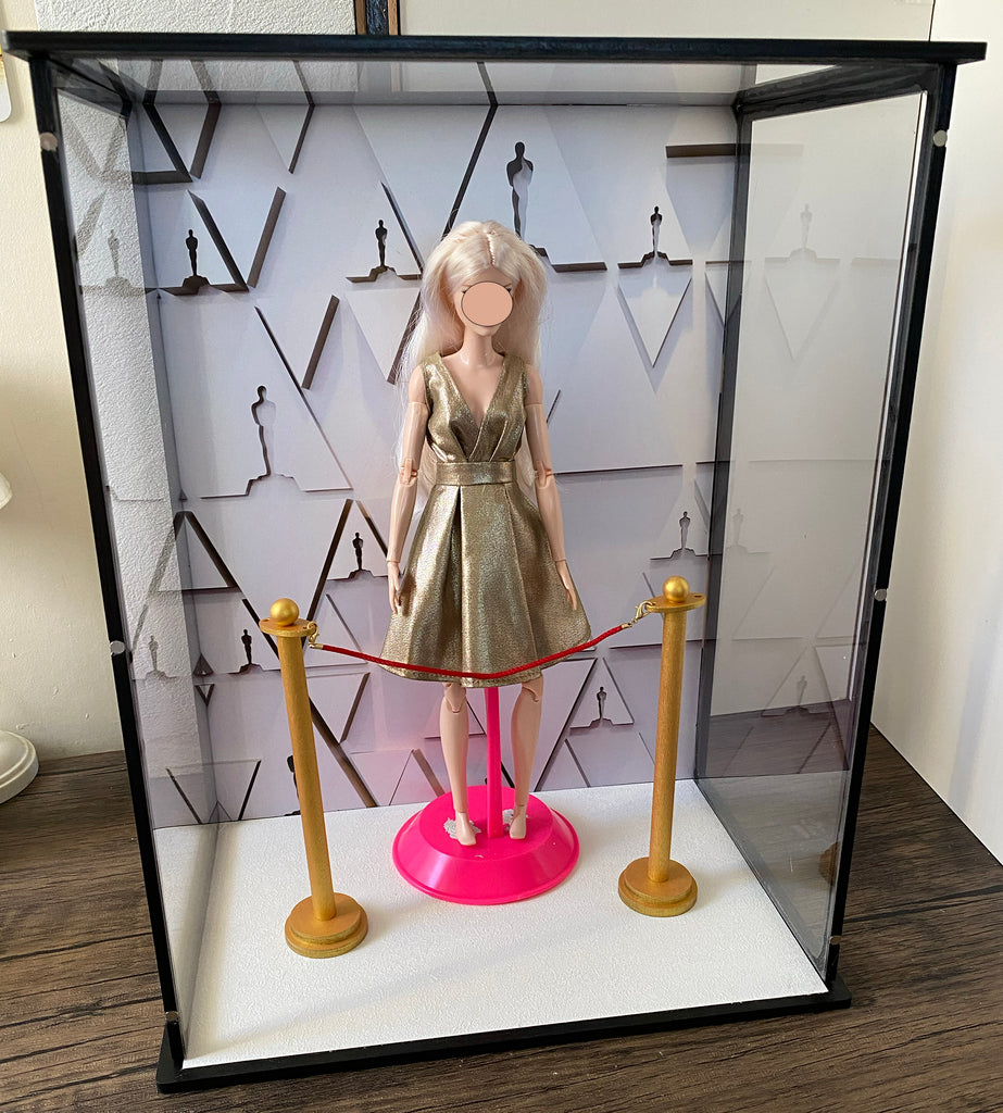 Craftuneed 1:6 Scale Academy Awards-themed Doll Display Case with Scenic Backdrop Miniature Dustproof Showcase Box with Minor Defect