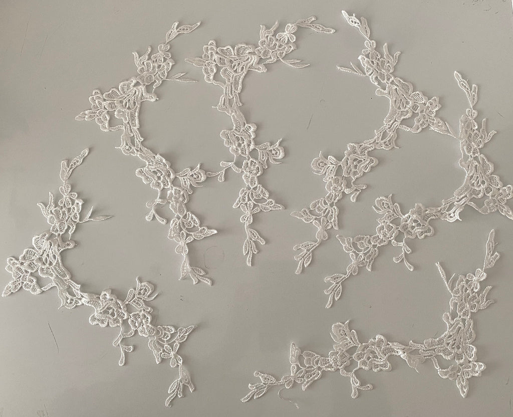 Craftuneed Bundle 6pcs off white sew on lace applique embroidered floral lace motif patch