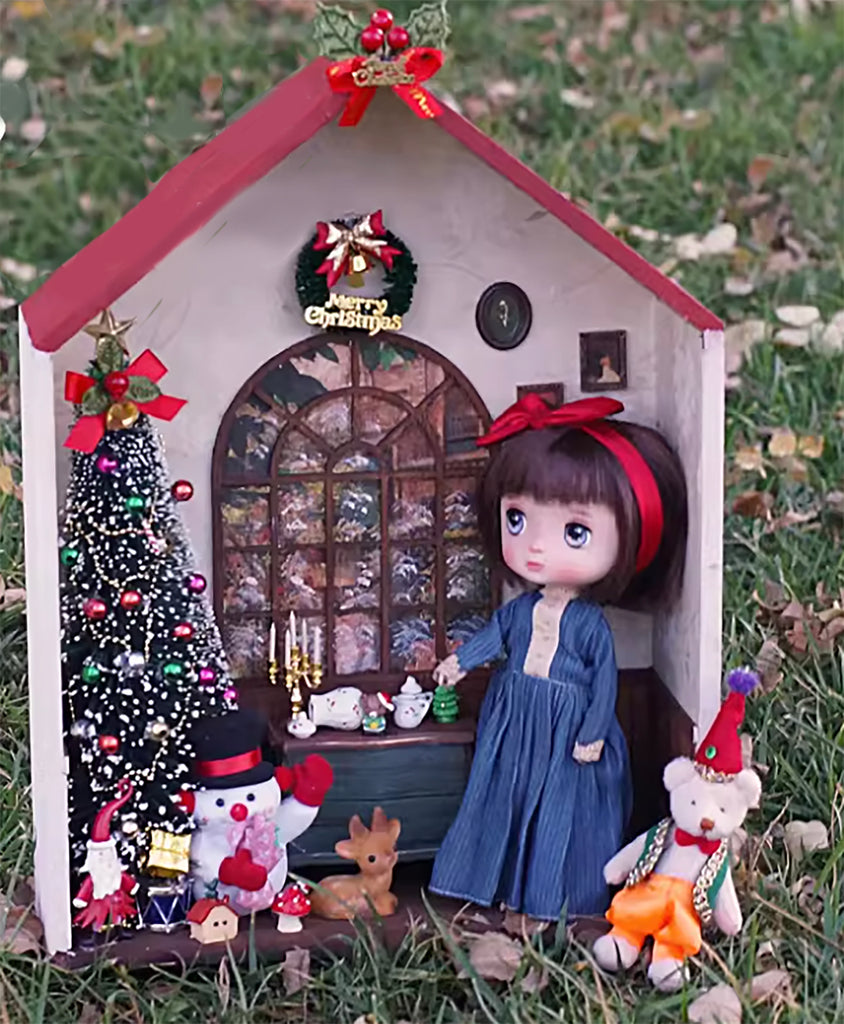 Craftuneed 1:6 scale Christmas Dollhouse Miniature Scene Wooden House with Tree Snowman Reindeer Bear & Festive Decor For Dolls