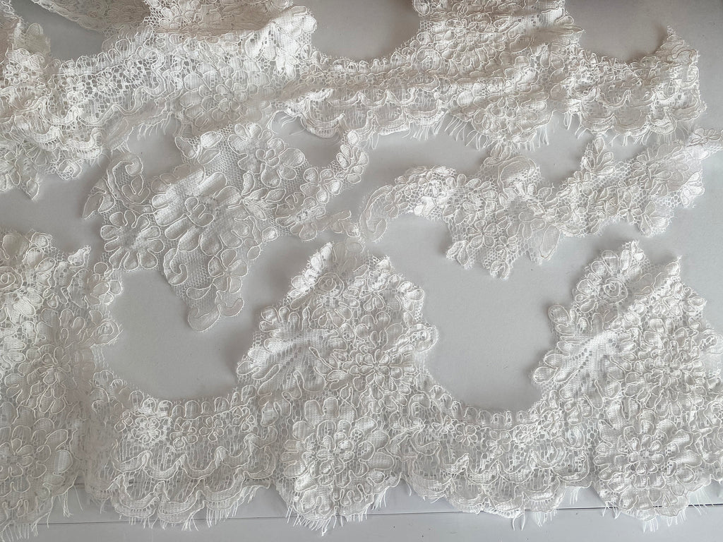 Craftuneed Bundle 4pcs ivory embroidered lace trims sew on floral lace applique tulle motif patch