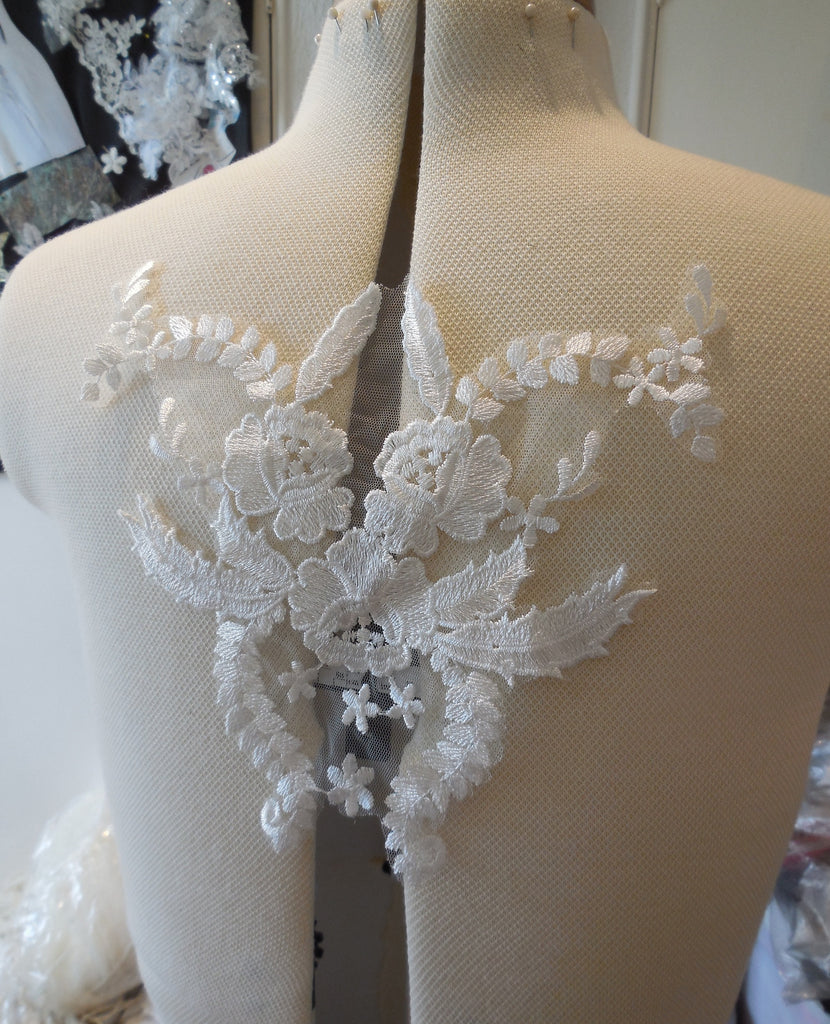 Craftuneed Bundle 5pcs ivory floral cotton lace applique sew on bridal wedding embroidered bolero lace motif patch