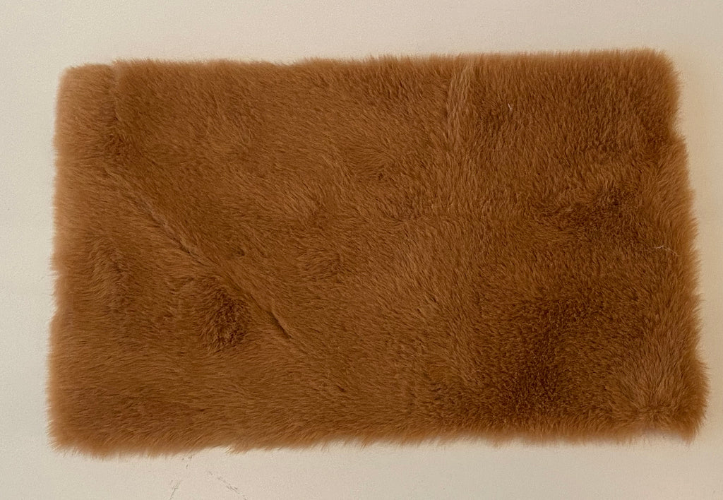 Craftuneed 1:6 fluffy rug faux sheepskin rug for doll house interior suitable for barbie doll