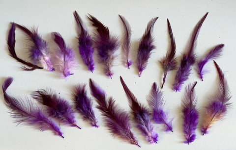 Craftuneed Bundle 18pcs Lilac Purple Feathers with Tapered Pointed Tips and Fluffy down Ideal for Crafts, Costumes, Millinery