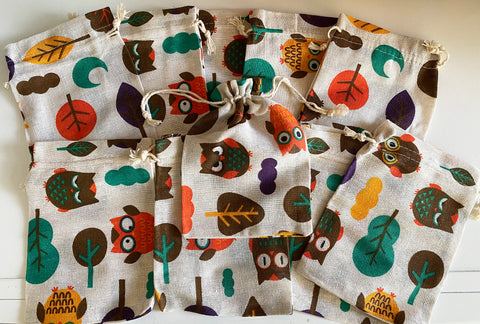 Craftuneed Bundle 10pcs Owl and Tree Print Drawstring Gift Bags Natural Linen Pouch Bag