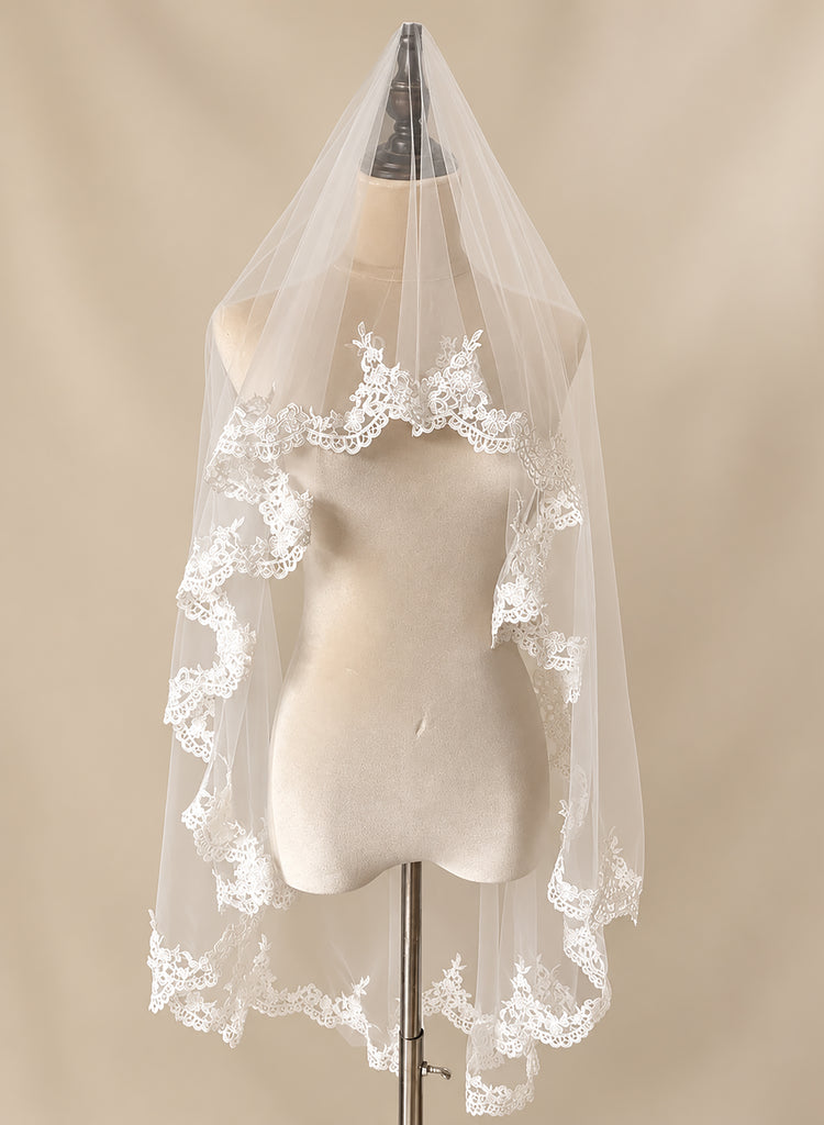 White Floral Lace Drop Veil  Single Tier Mantilla Style Bridal Wedding Veil