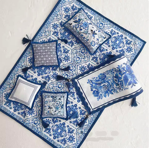 Craftuneed 1:6 Scale Miniature Blue and White Porcelain Pattern Textile Set Doll Tablecloth Table runner &amp; Cushions for Dollhouse Decor