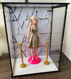Craftuneed 1:6 Scale Academy Awards-themed Doll Display Case with Scenic Backdrop Miniature Dustproof Showcase Box with Minor Defect