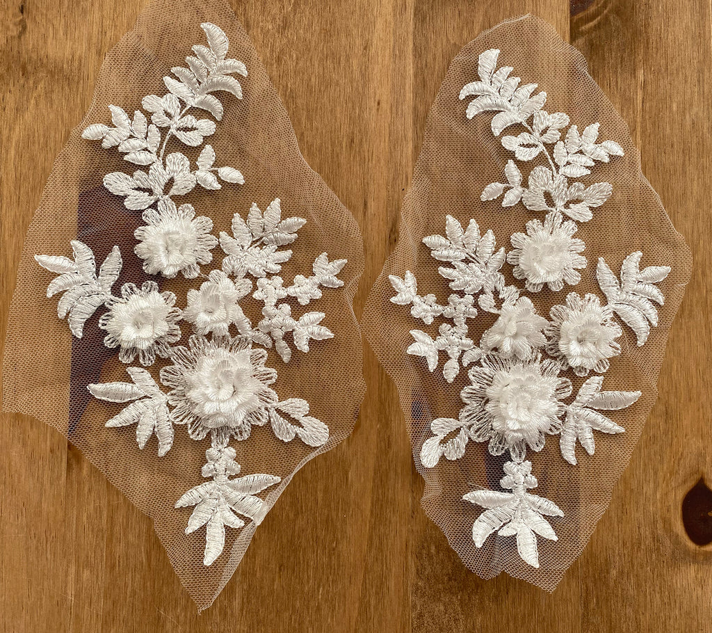 A Pair Ivory 3D Floral Lace Appliques Embroidered Flower Lace Motifs Patch