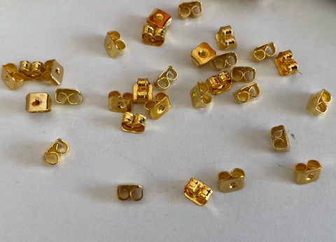 Craftuneed Bundle 800pcs stainless steel gold stud earring back plug blocked stopper jewellery findings