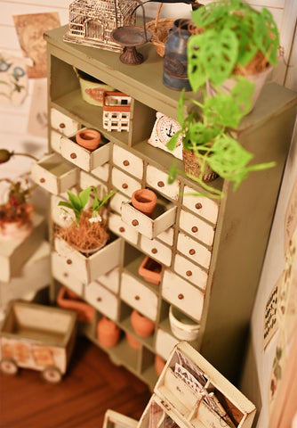 Craftuneed 1:6 Miniature Wooden Cabinet with Removable Drawers Dollhouse Vintage Drawer Storage Shelf Furniture For Garden or Craft Room