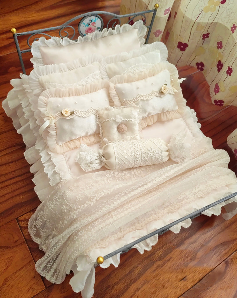 Handmade Miniature Bedding Set Dollhouse French Style Lace Blanket Pillow 1/6 1/4 Scale