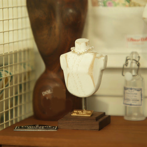 Craftuneed 1:12 Scale Miniature Vintage Torso Bust French Retro Style Dollhouse Jewellery Display Stand Decor