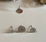 Craftuneed 1000pcs stainless steel earring stud hanging hook ear pins jewellery findings silver colour