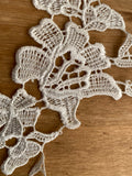 A Pair Ivory Floral Lace Appliques Embroidered Flower Lace Motifs Patch