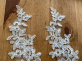 2pcs Ivory Floral Embroidered Lace Appliques Bridal Wedding Dress Lace Motif Patches