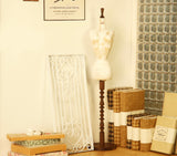 Craftuneed 1:6 Scale Miniature Vintage French Style Wooden Dress Form Mannequin Prop with 2 Interchangeable Bases Doll Furniture