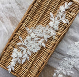 4 Pairs Ivory Beaded 3D Floral Lace Applique Embroidered Lace Motif Patch For Bridal DIY Craft Sewing