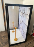 Craftuneed 1:6 Scale Academy Awards-themed Doll Display Case with Scenic Backdrop Miniature Dustproof Showcase Box with Minor Defect