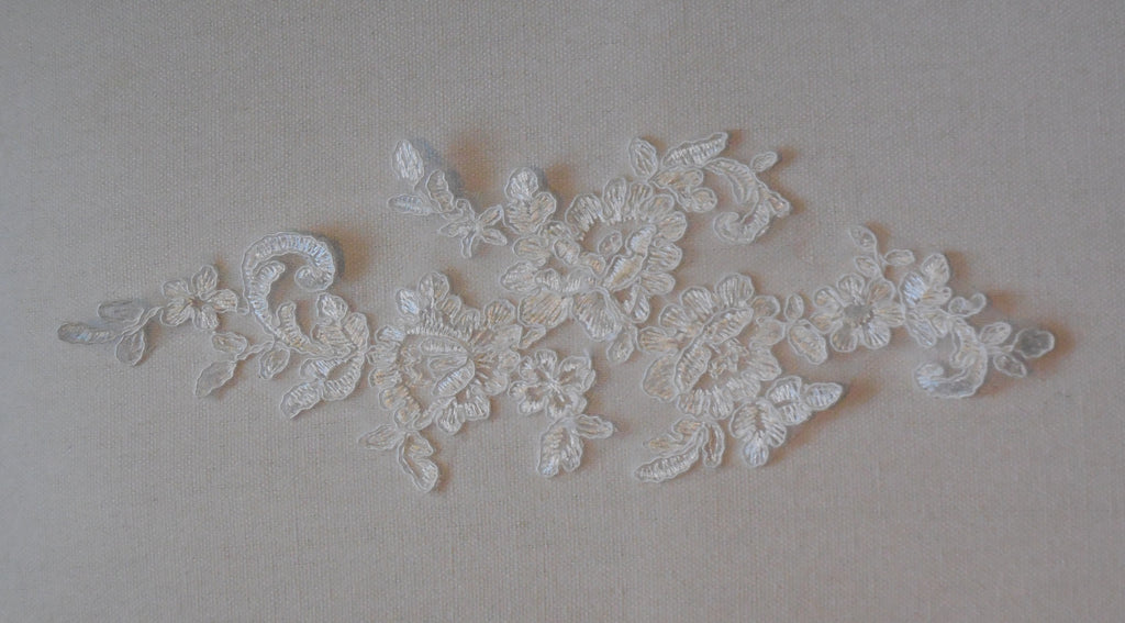 Ivory or white bridal floral lace Applique / tulle lace motif for sale. sold by per piece