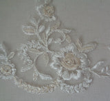 bridal wedding champagne ivory lace trim with silver cords lace trimming is for sale. Sold by per yard 90cm