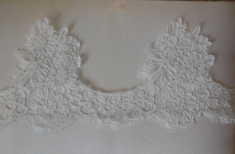 French vintage style ivory floral lace trim Bridal Wedding lace trim Per Yard