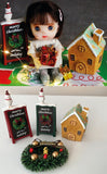 Craftuneed miniature dollhouse mini Christmas wreath display sign doll gingerbread house decoration props